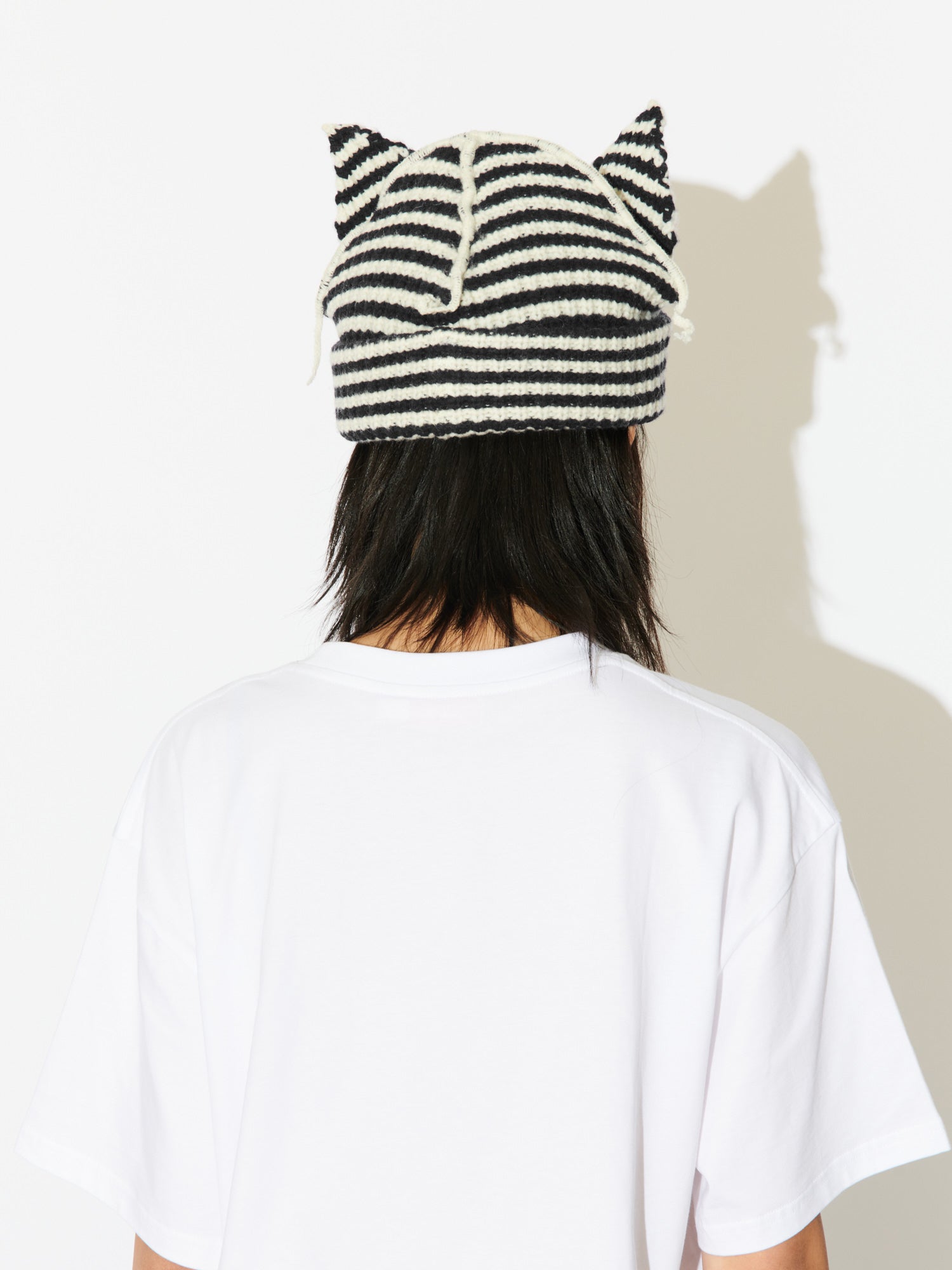 CHUNKY EARS BEANIE EXCLUSIVE in ECRU AND BLACK - Image 5